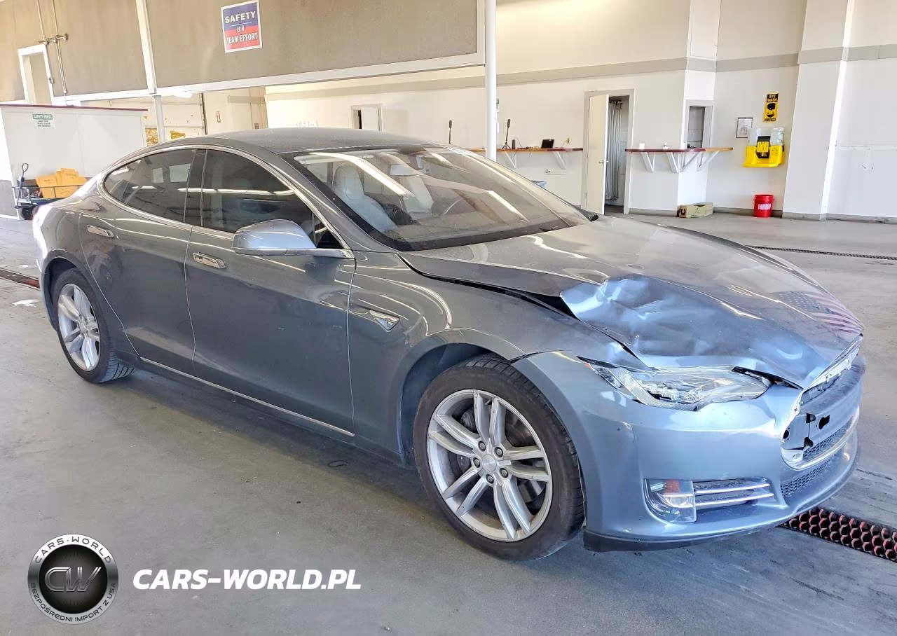 2013 Tesla Model S VIN:5YJSA1CN8DFP26294 - 4