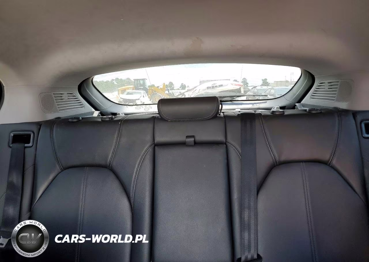 2020 Alfa Romeo Stelvio Base VIN:ZASPAJAN7L7C93037 - 10