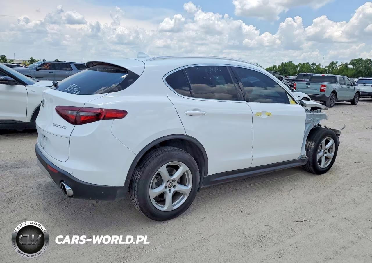 2020 Alfa Romeo Stelvio Base VIN:ZASPAJAN7L7C93037 - 3