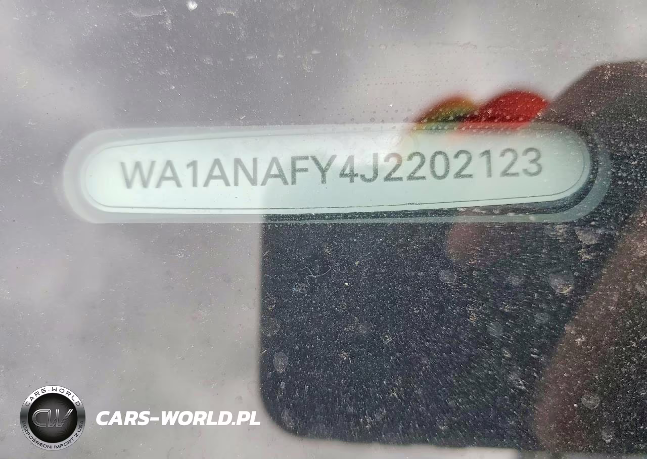 2018 Audi Q5 Premium VIN:WA1ANAFY4J2202123 - 12