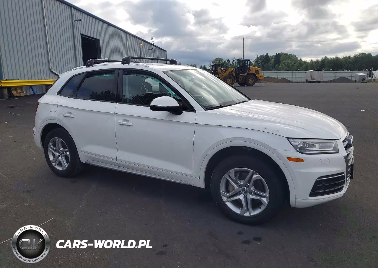 2018 Audi Q5 Premium VIN:WA1ANAFY4J2202123 - 4