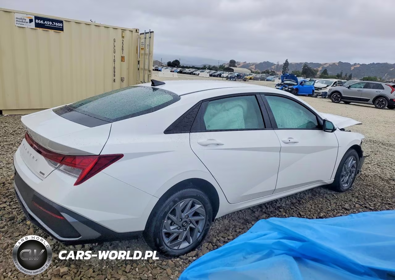 2026 Hyundai Elantra Hybrid Blue VIN:KMHLM4DJ9TU205787 - 3