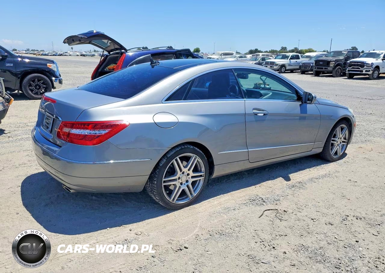 2010 Mercedes-Benz E 350 VIN:WDDKJ5GB5AF010845 - 3