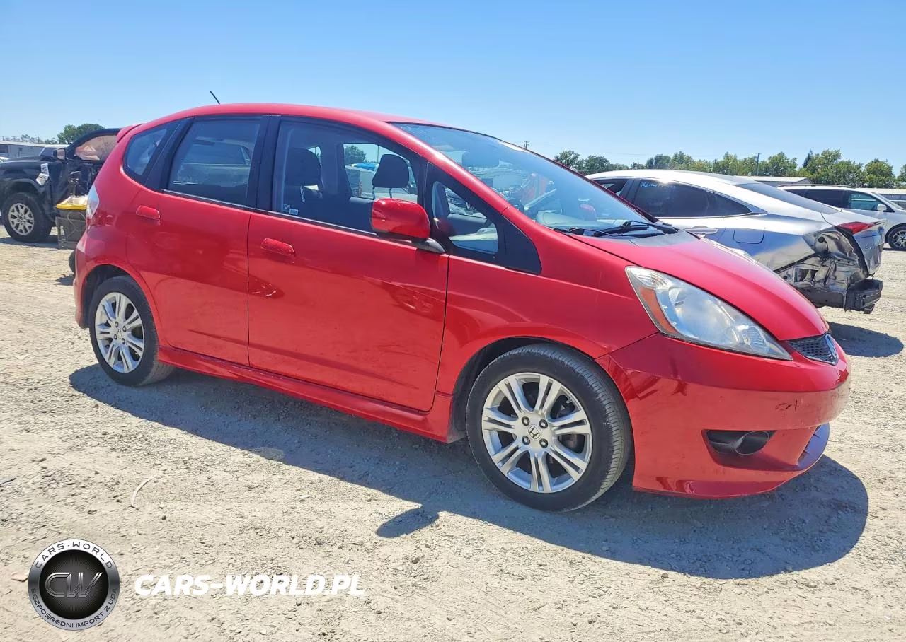 2011 Honda Fit Sport VIN:JHMGE8H58BC011827 - 4
