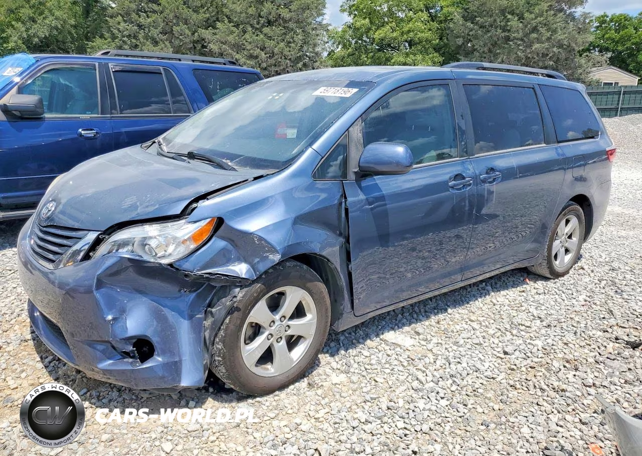 2016 Toyota Sienna Le – zdjęcie 1 z 13