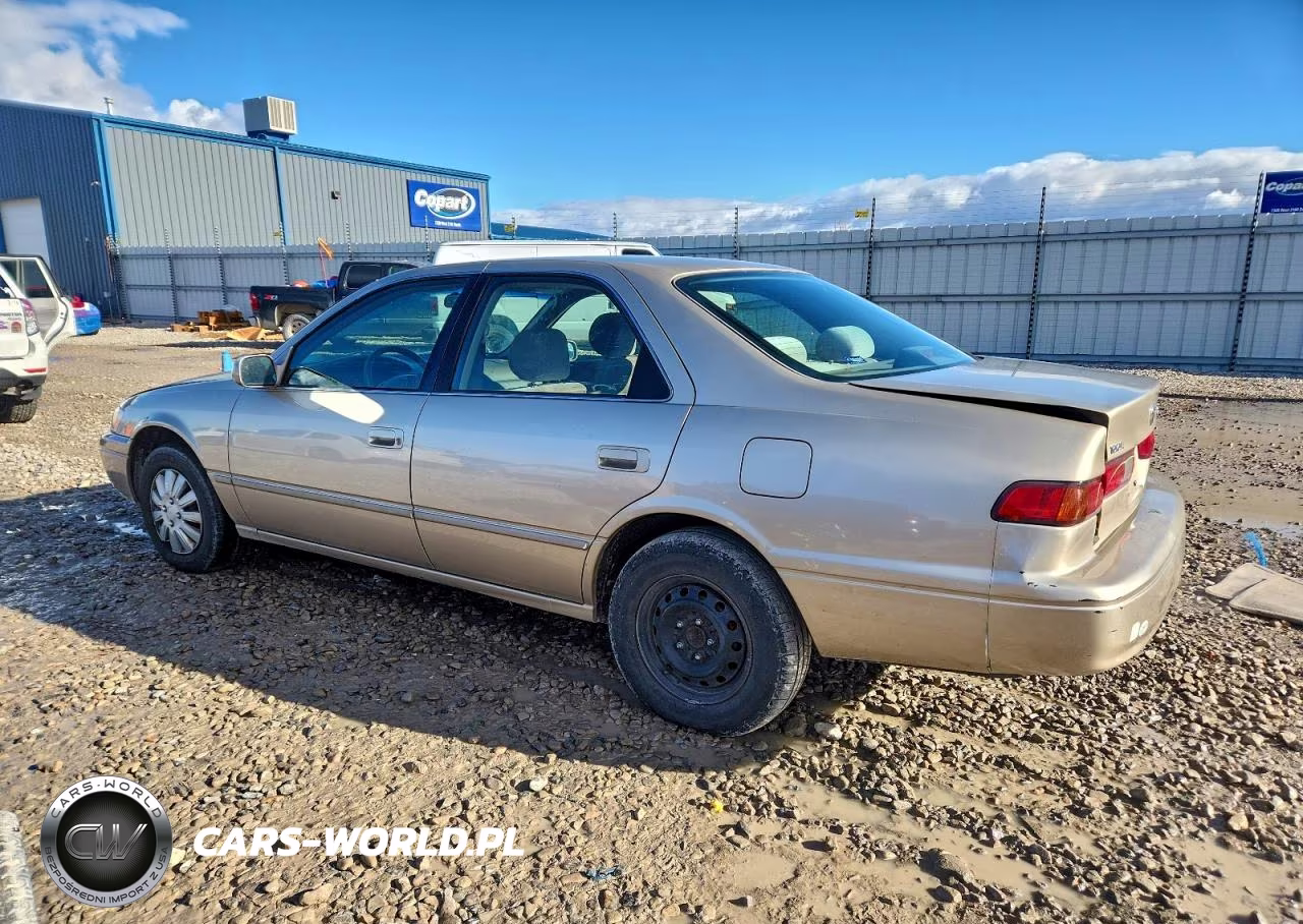 1999 Toyota Camry Le VIN:JT2BG22K4X0268373 - 2