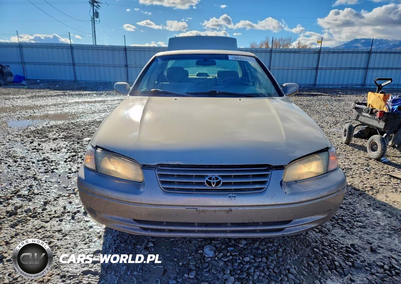 1999 Toyota Camry Le VIN:JT2BG22K4X0268373 - 5