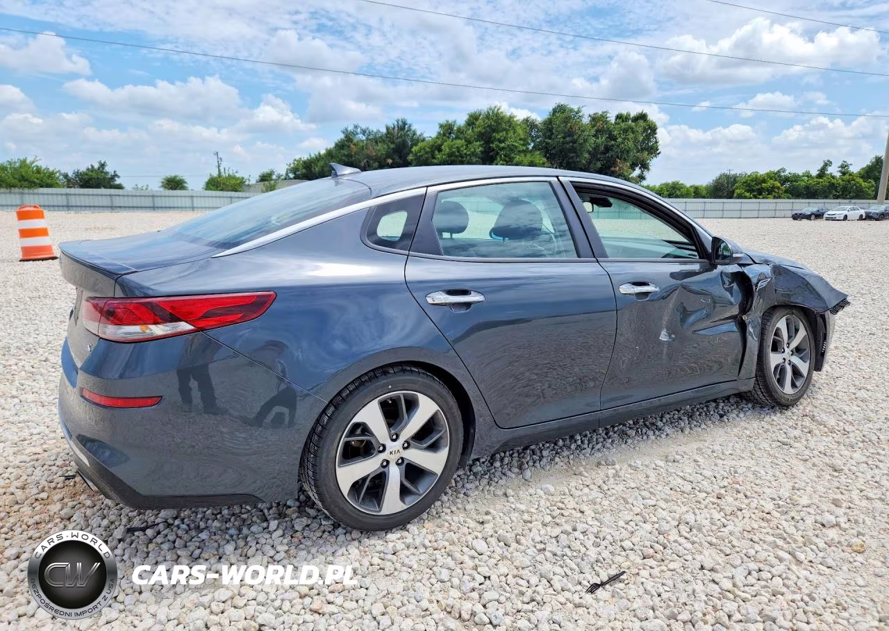 2020 Kia Optima S VIN:5XXGT4L32LG406819 - 3