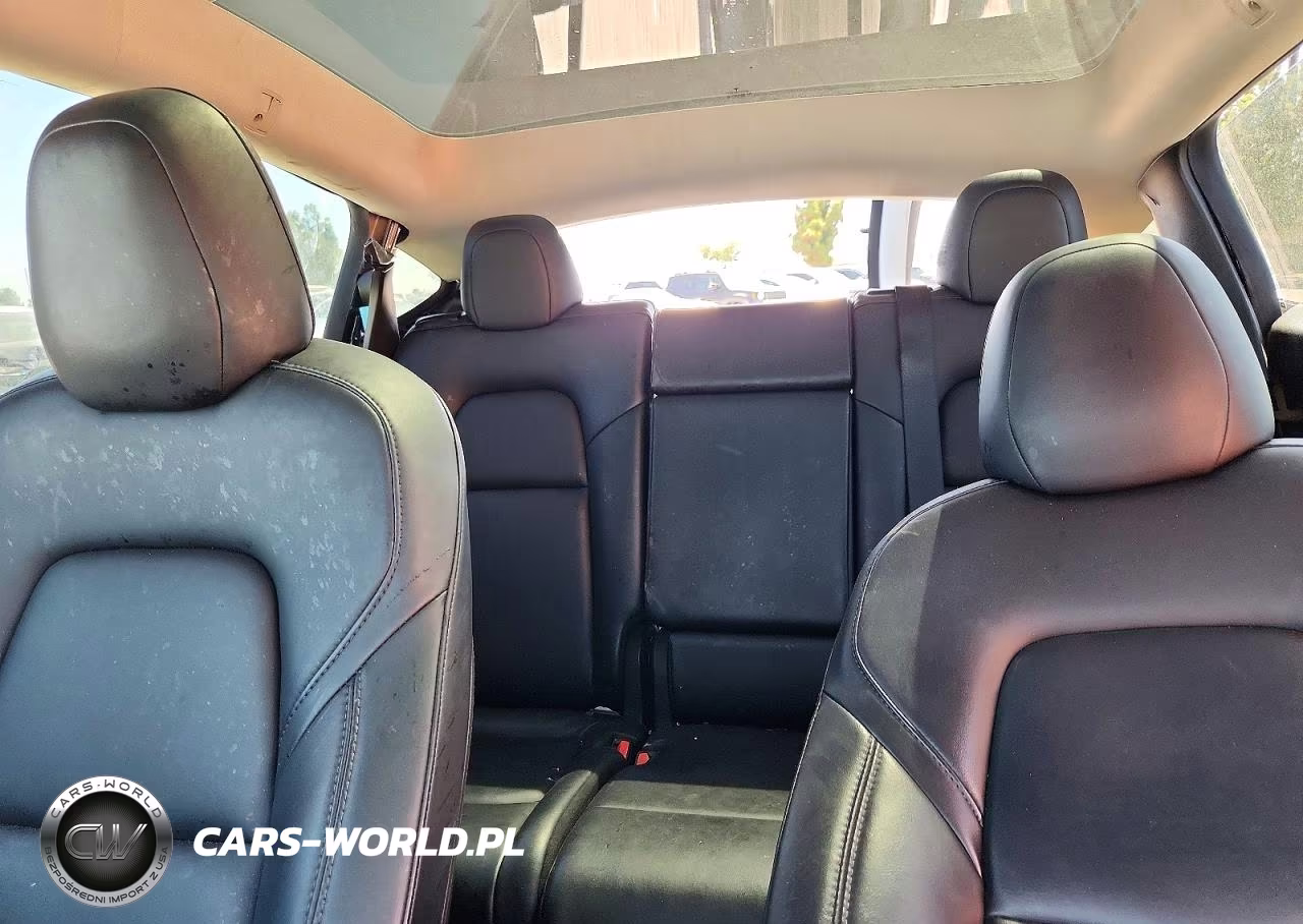 2021 Tesla Model Y VIN:5YJYGAED5MF136292 - 10