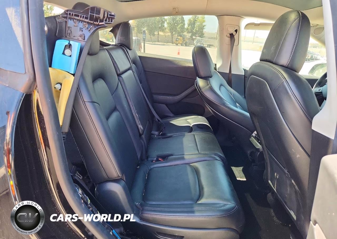 2021 Tesla Model Y VIN:5YJYGAED5MF136292 - 11