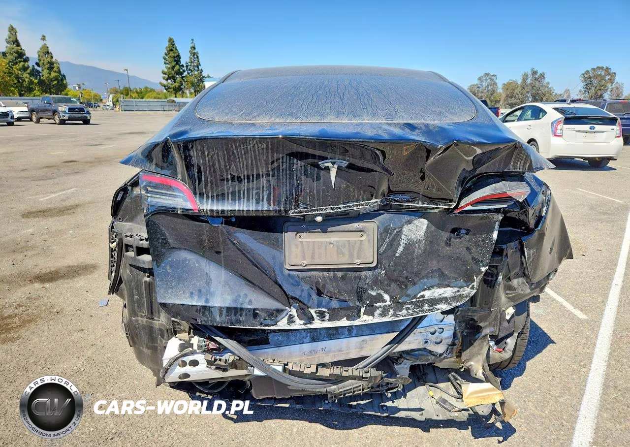 2021 Tesla Model Y VIN:5YJYGAED5MF136292 - 6