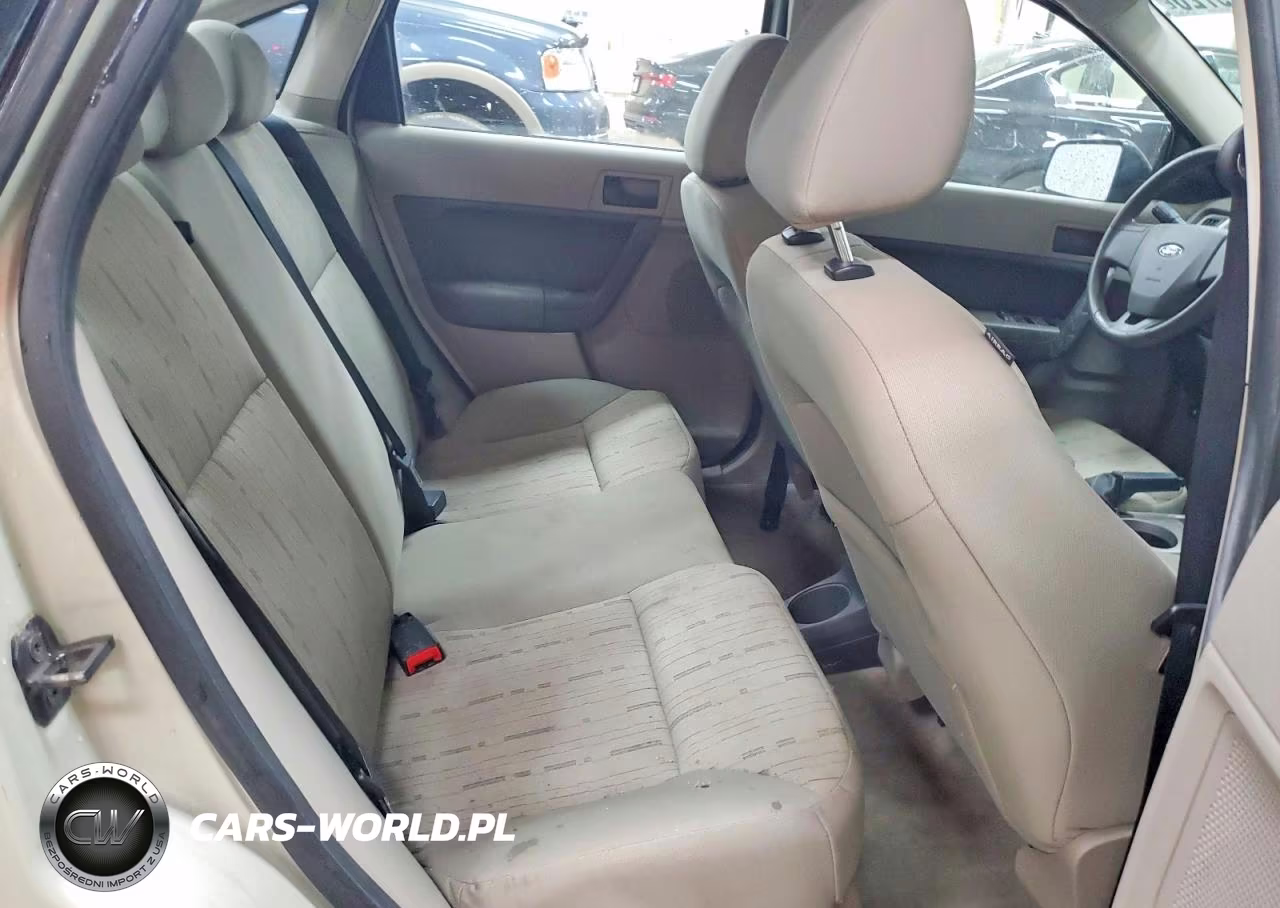 2010 Ford Focus Se VIN:1FAHP3FN4AW150104 - 10