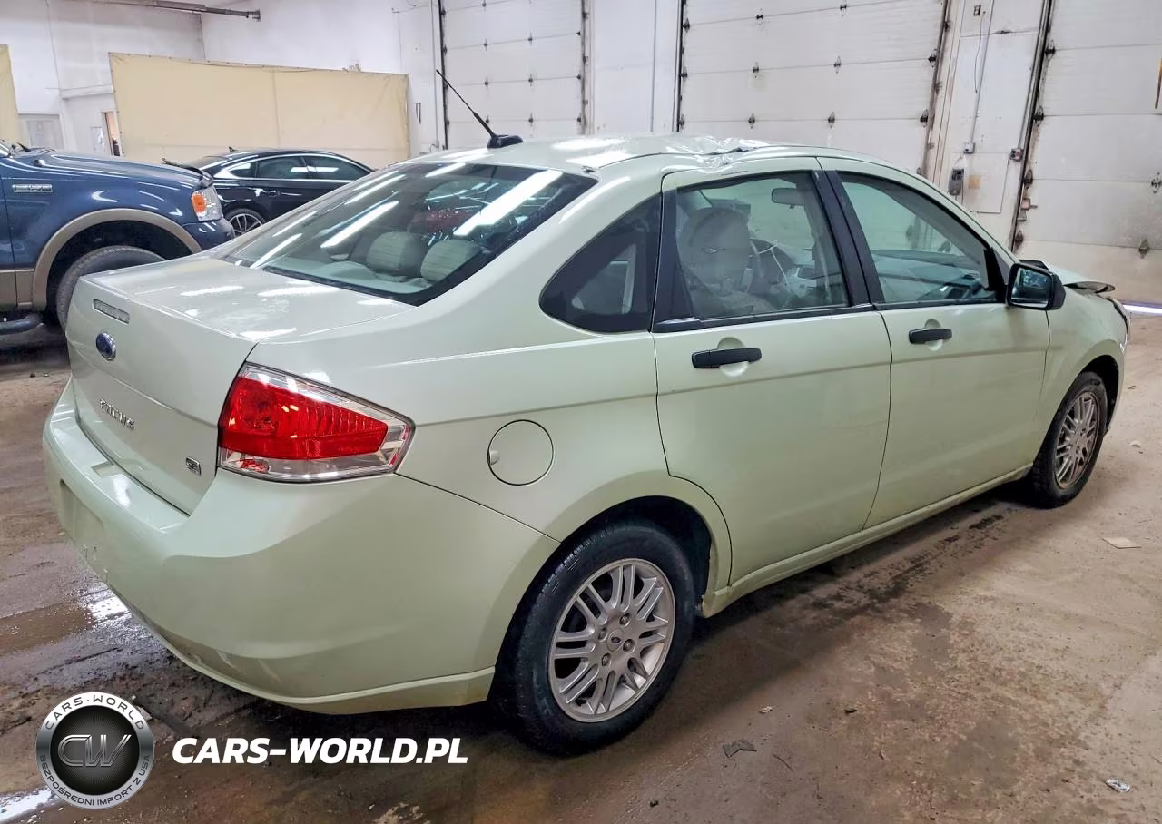 2010 Ford Focus Se VIN:1FAHP3FN4AW150104 - 3