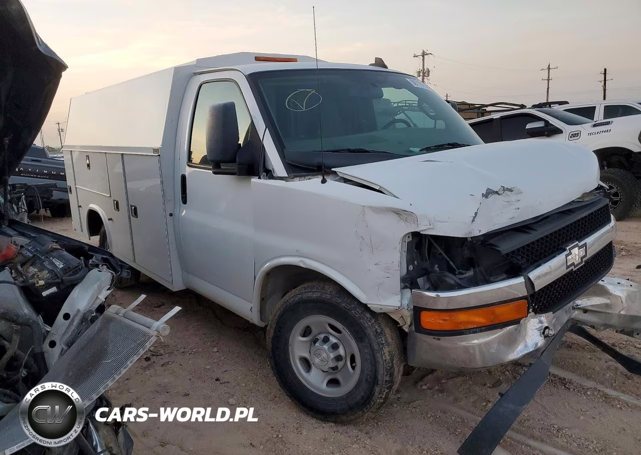 2017 Chevrolet Express G3500 VIN:1GB0GRFG9H1103013 - 4