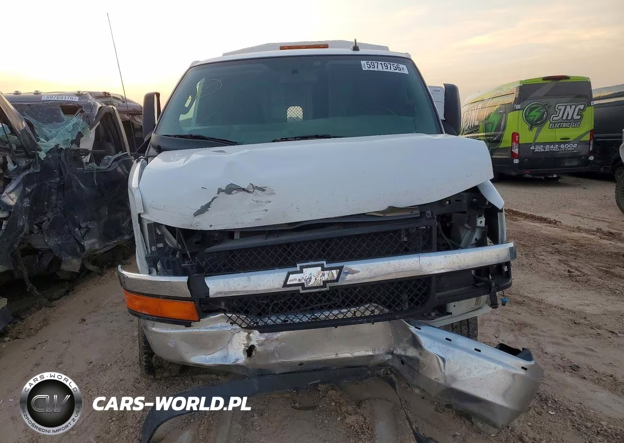 2017 Chevrolet Express G3500 VIN:1GB0GRFG9H1103013 - 5