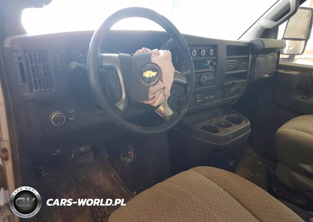 2017 Chevrolet Express G3500 VIN:1GB0GRFG9H1103013 - 8