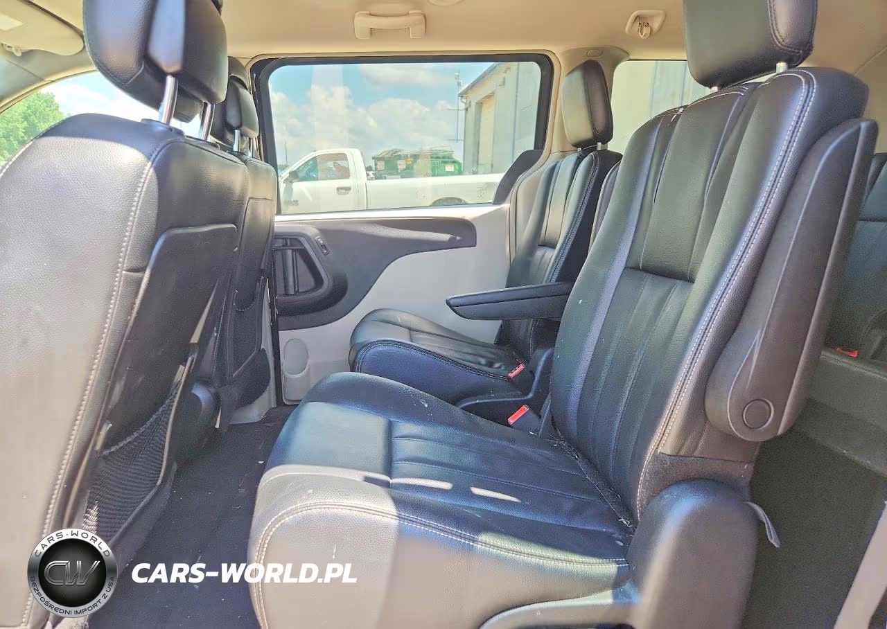 2014 Chrysler Town & Country Touring VIN:2C4RC1BG9ER363828 - 11