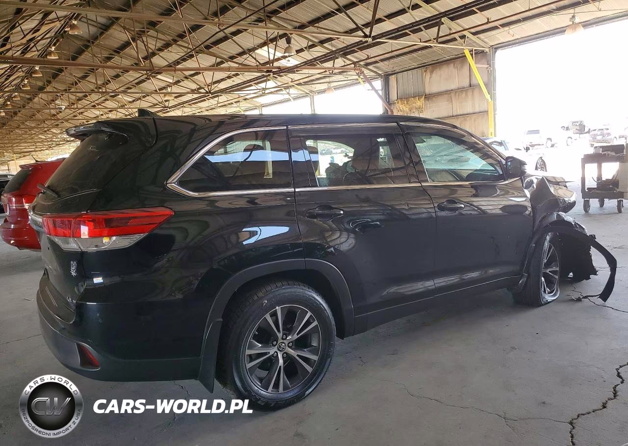2019 Toyota Highlander Le Plus VIN:5TDBZRFH4KS961104 - 3