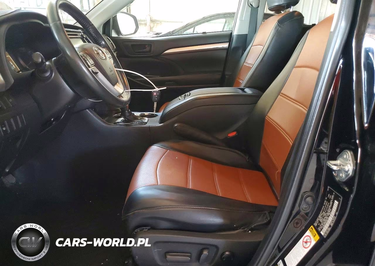 2019 Toyota Highlander Le Plus VIN:5TDBZRFH4KS961104 - 7