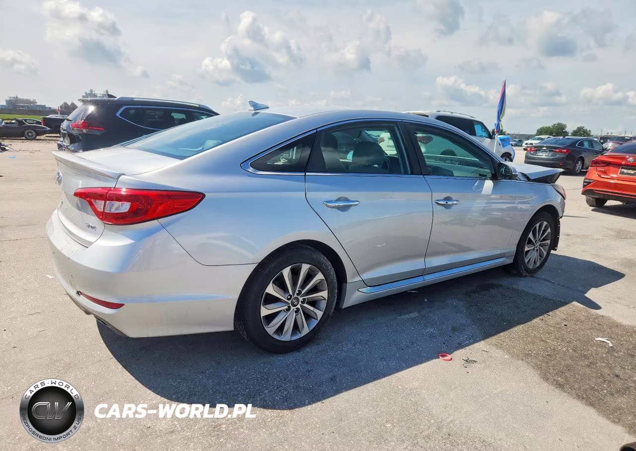 2015 Hyundai Sonata Sport VIN:5NPE34AF8FH085947 - 3
