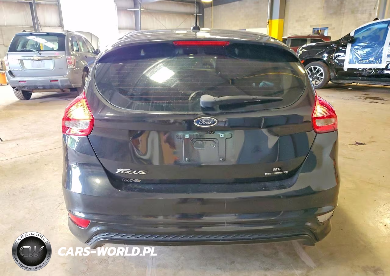 2015 Ford Focus Se VIN:1FADP3K27FL215966 - 6