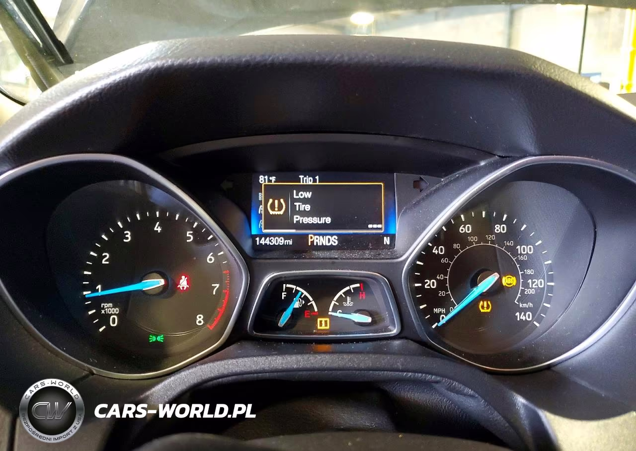 2015 Ford Focus Se VIN:1FADP3K27FL215966 - 9