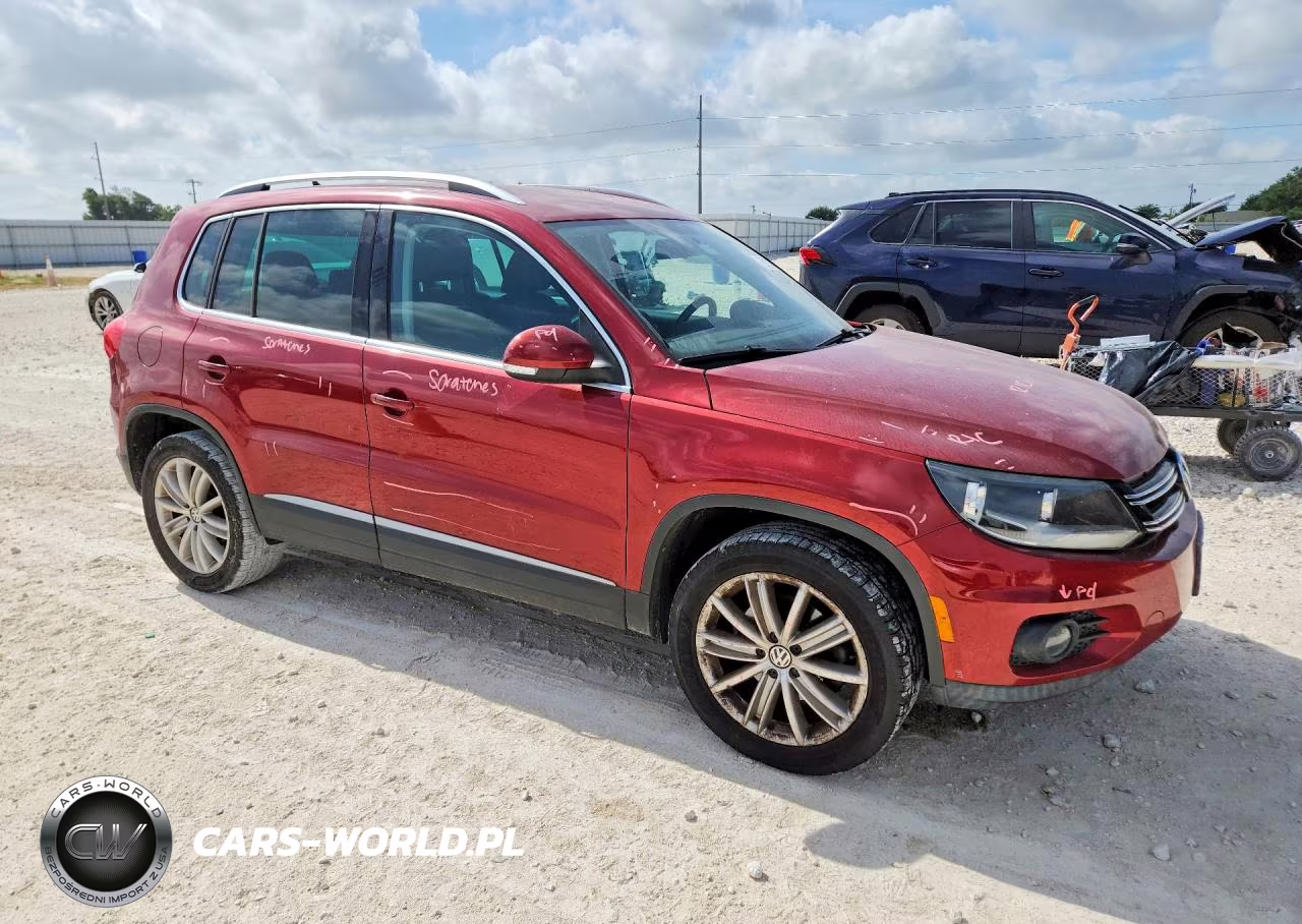 2013 Volkswagen Tiguan S VIN:WVGAV7AX1DW026082 - 4