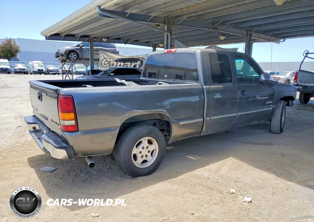 2002 Chevrolet Silverado C1500 VIN:2GCEC19TX21289931 - 3