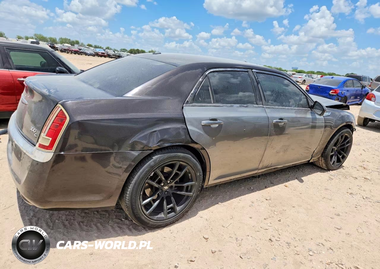2013 Chrysler 300C VIN:2C3CCAEG0DH606257 - 3