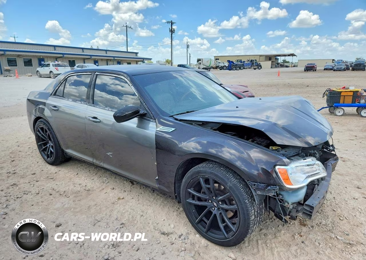 2013 Chrysler 300C VIN:2C3CCAEG0DH606257 - 4