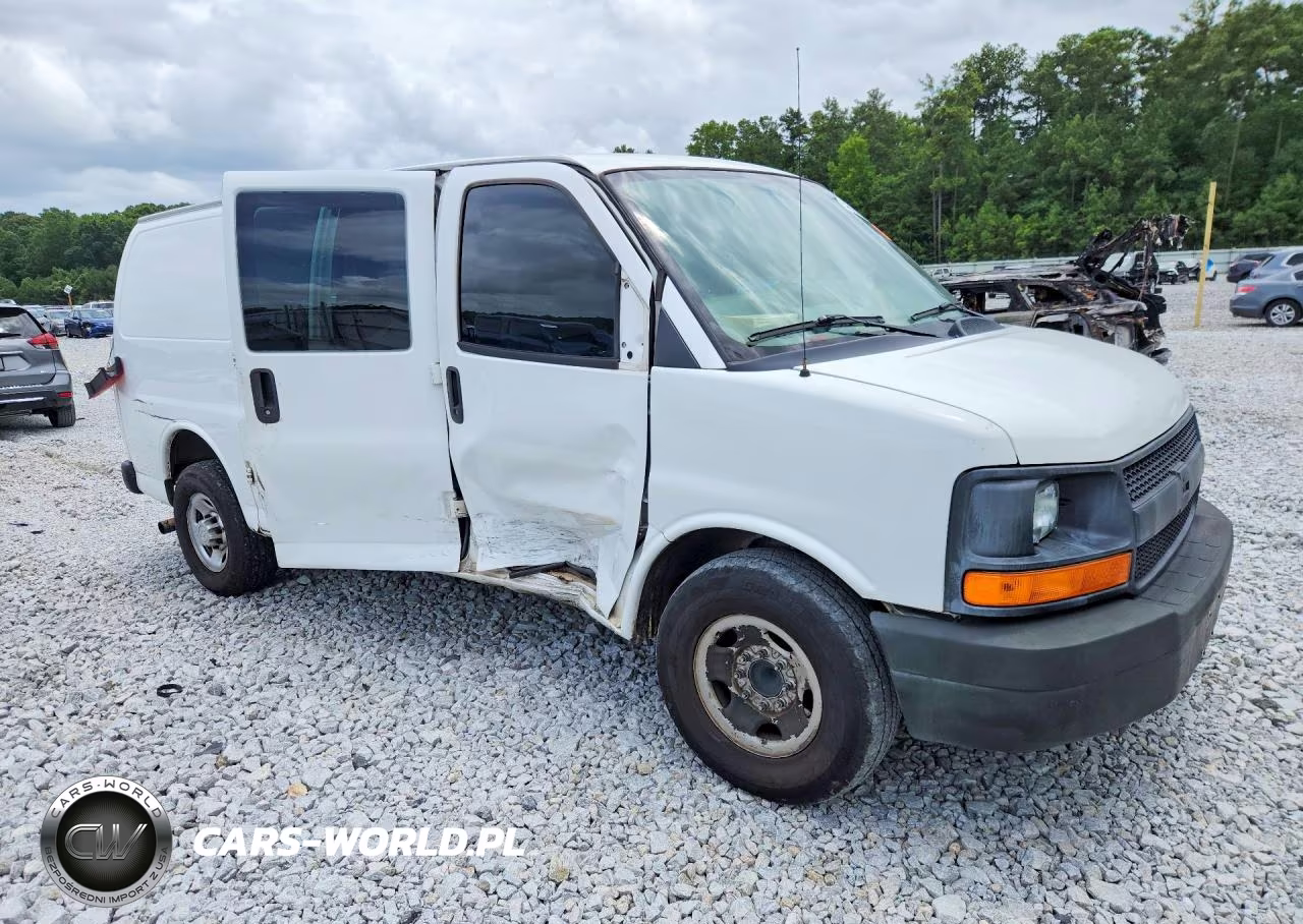 2015 Chevrolet Express G2500 VIN:1GCWGFCF4F1285734 - 4
