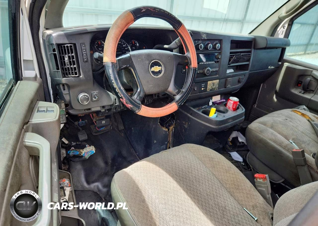 2015 Chevrolet Express G2500 VIN:1GCWGFCF4F1285734 - 8