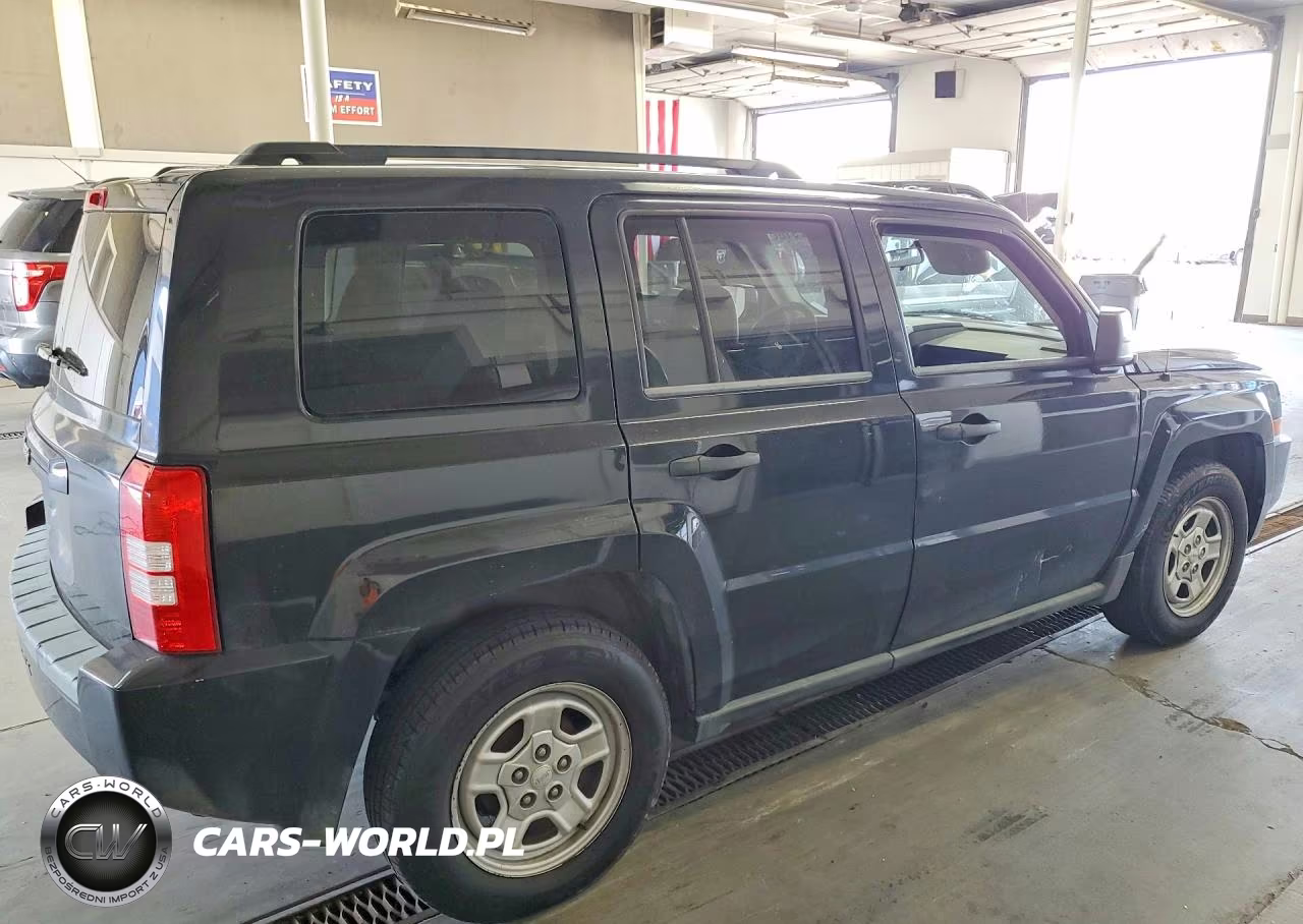 2008 Jeep Patriot Sport VIN:1J8FT28W88D772247 - 3