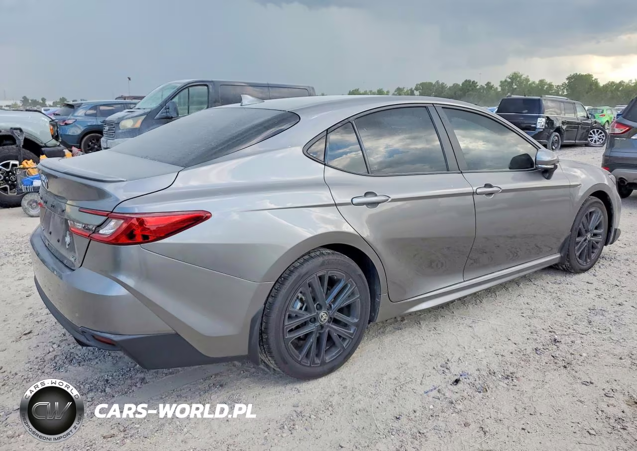 2026 Toyota Camry Se VIN:4T1DAACKXTU673405 - 3