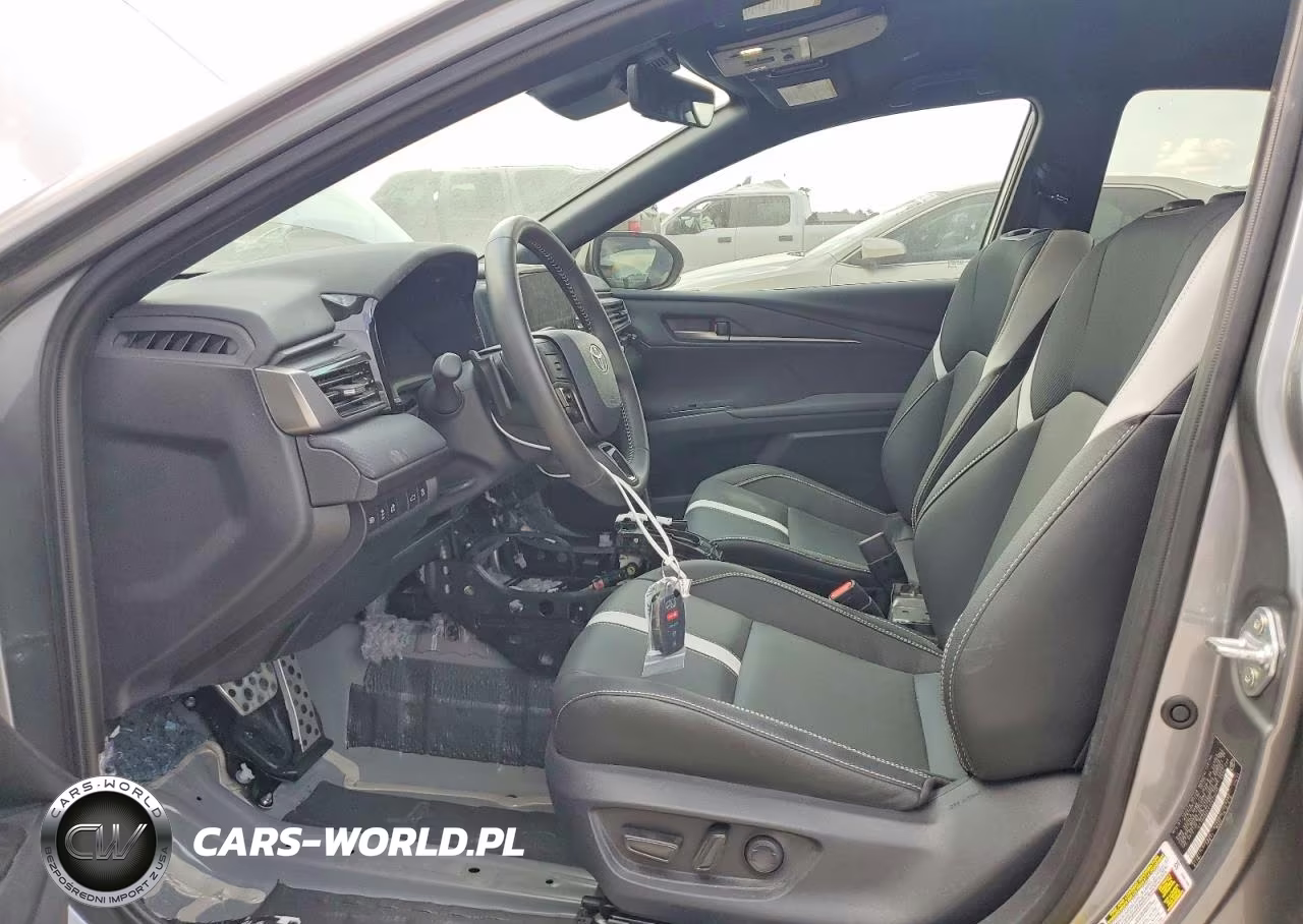 2026 Toyota Camry Se VIN:4T1DAACKXTU673405 - 7