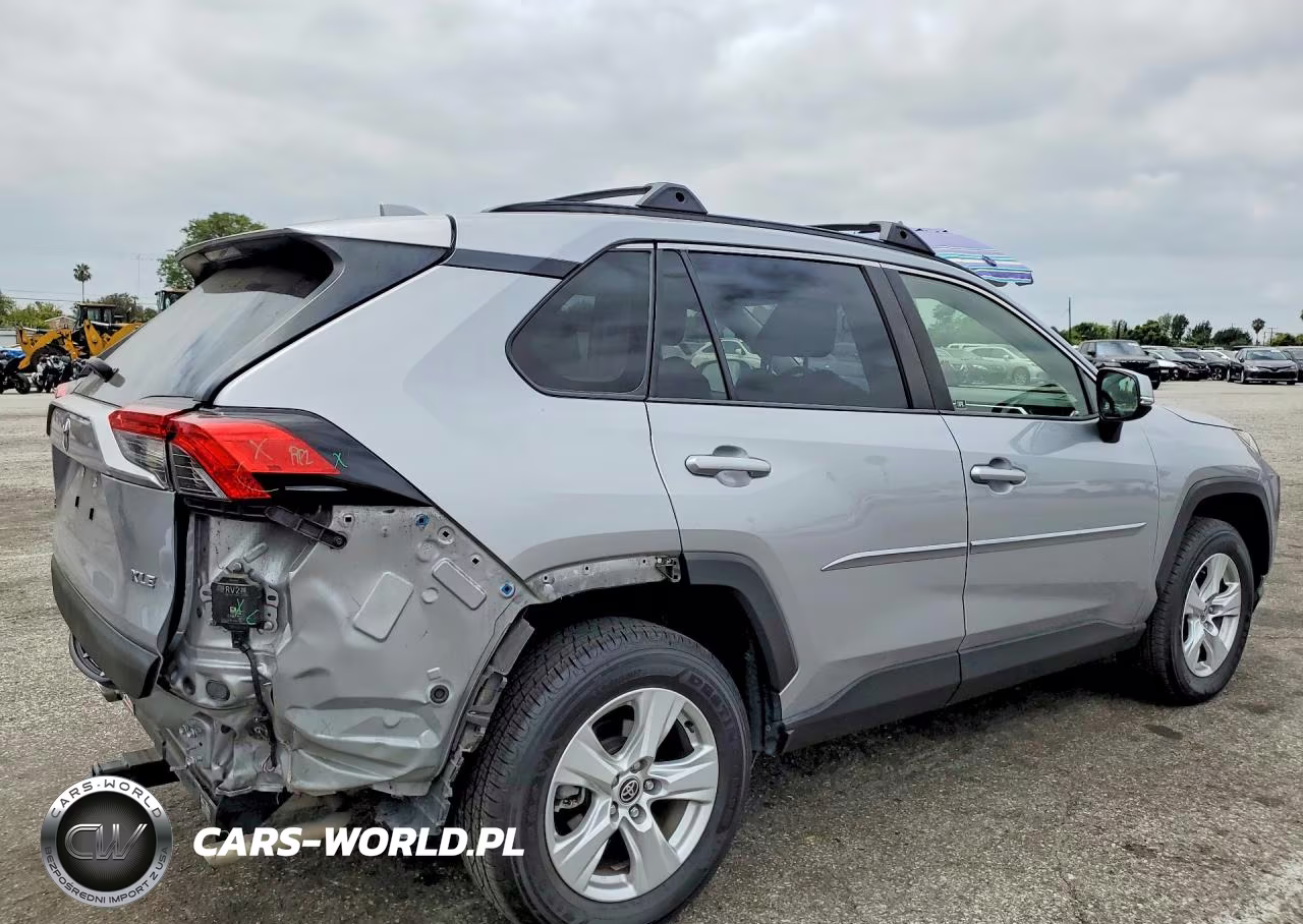 2020 Toyota Rav4 Xle VIN:JTMW1RFV7LD047487 - 3