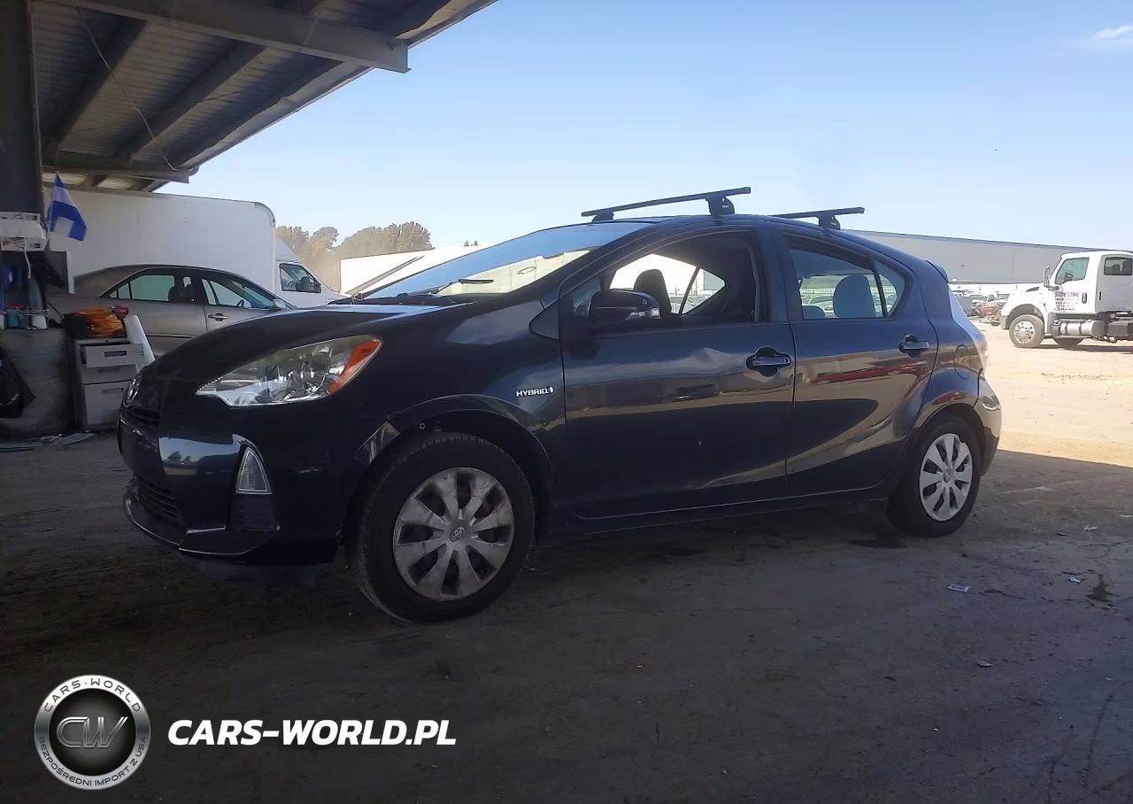 2014 Toyota Prius C Two