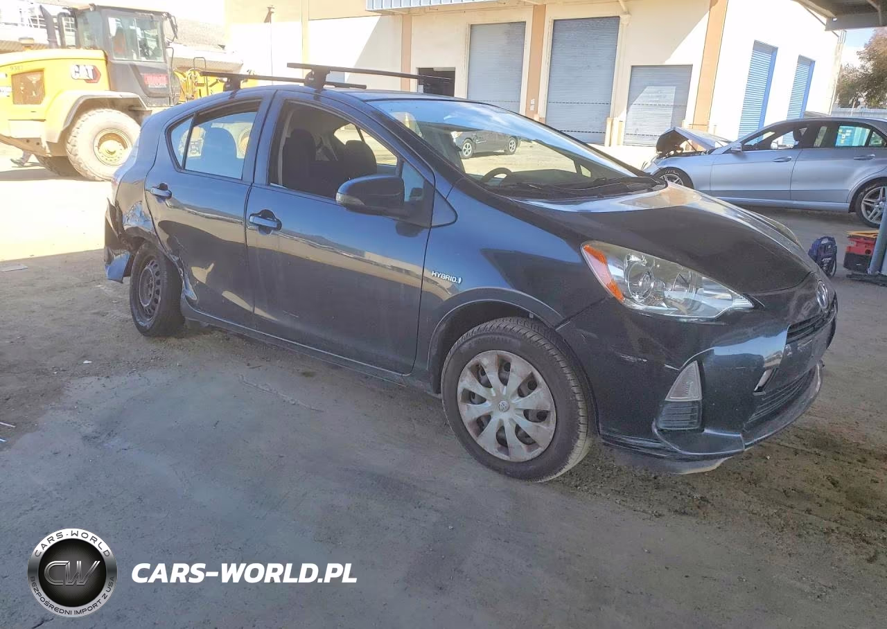 2014 Toyota Prius C Two VIN:JTDKDTB35E1560569 - 4