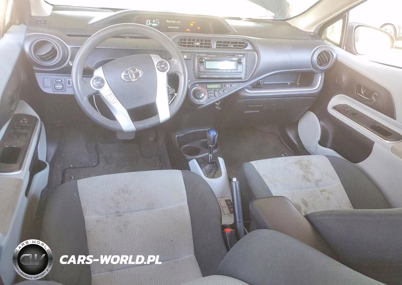 2014 Toyota Prius C Two VIN:JTDKDTB35E1560569 - 8