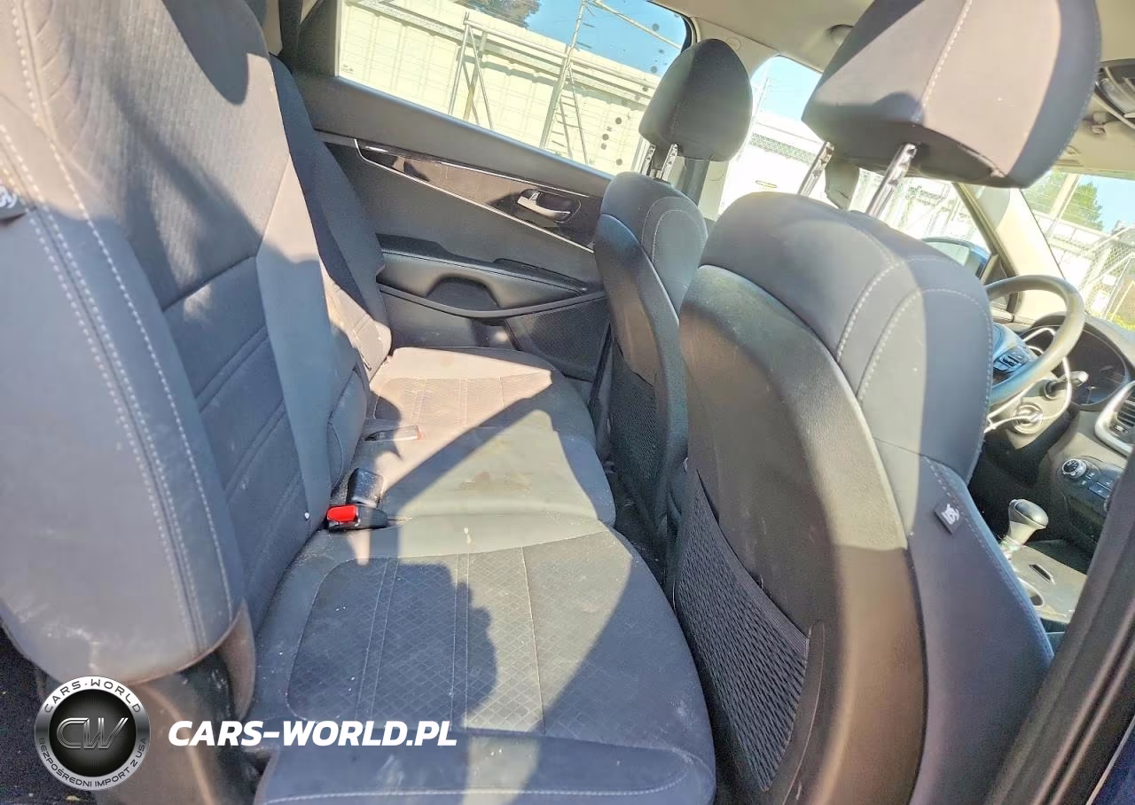 2018 Kia Sorento Lx VIN:5XYPGDA50JG399404 - 11