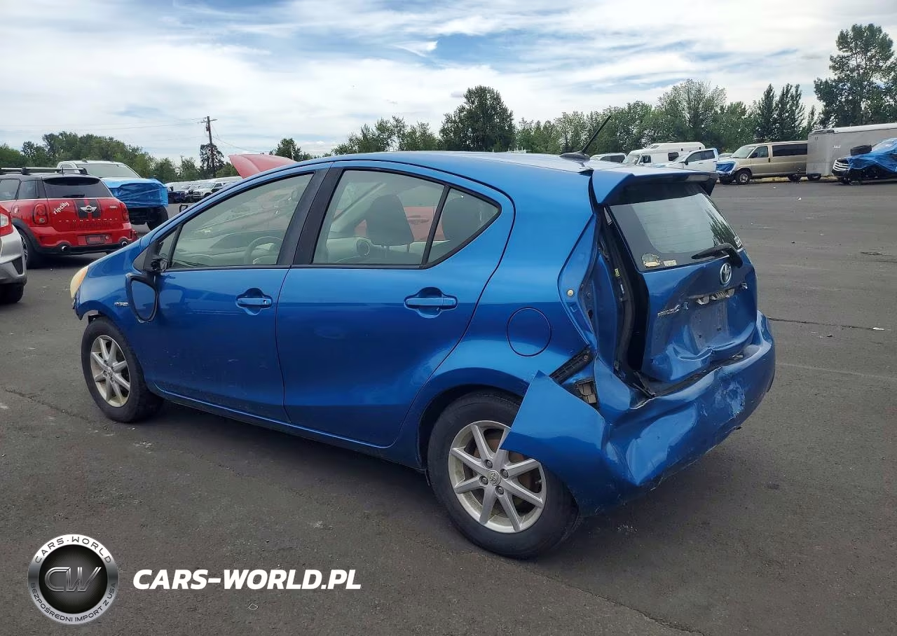 2012 Toyota Prius C Three VIN:JTDKDTB3XC1014072 - 2