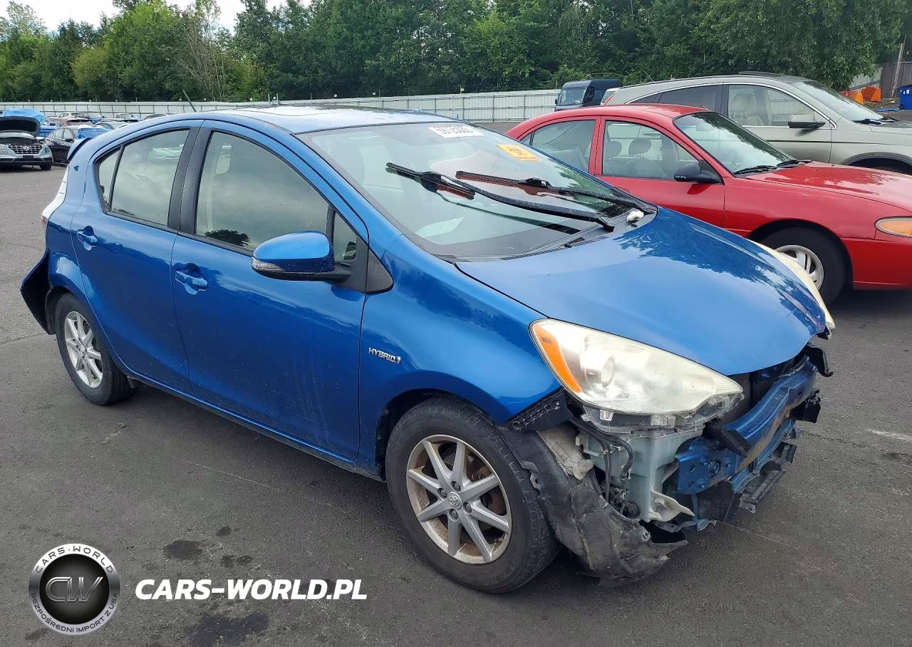 2012 Toyota Prius C Three VIN:JTDKDTB3XC1014072 - 4