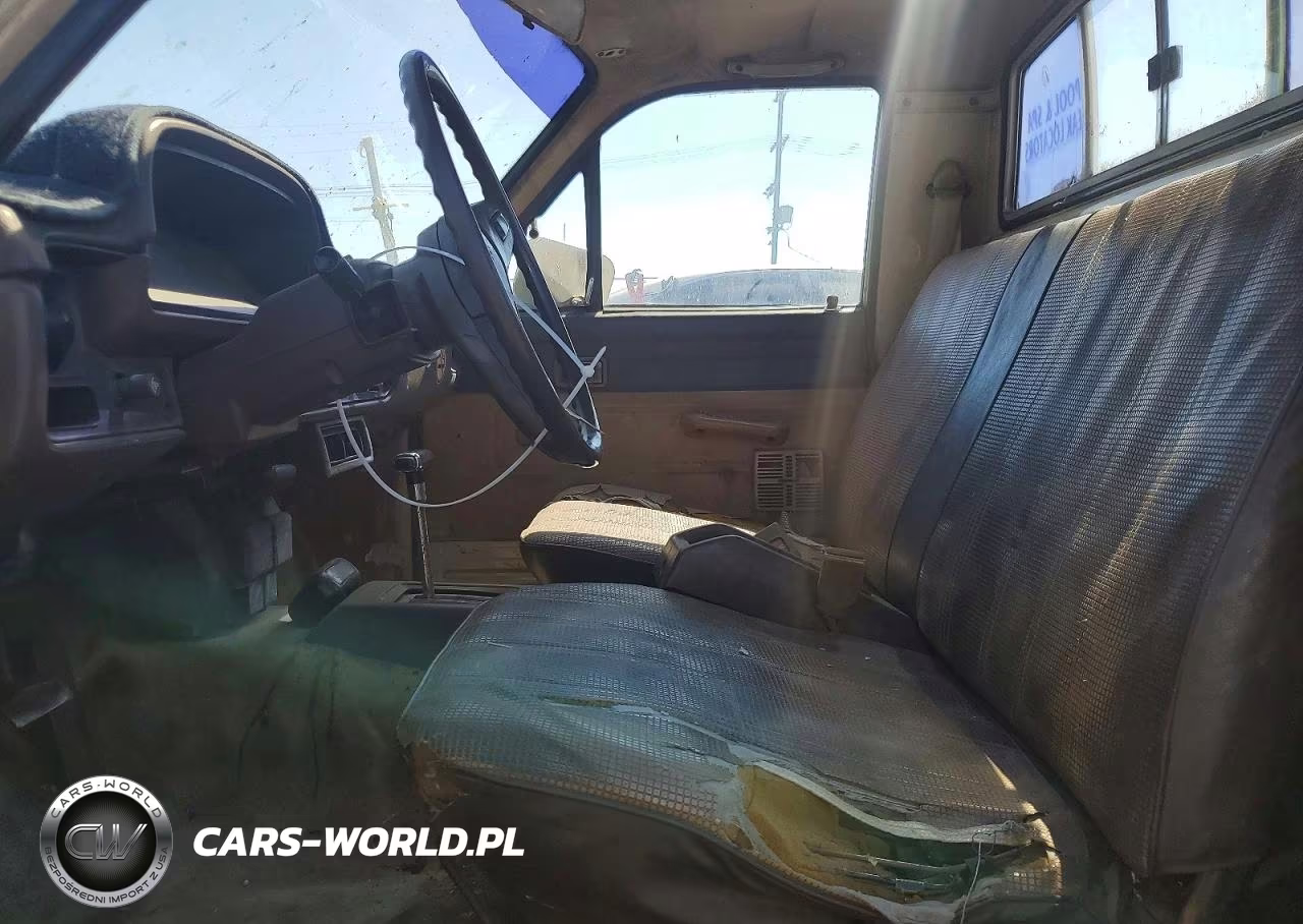 1982 Toyota Pickup - Cab Chassis 1-2 Ton Dlx VIN:JT4RN44D3C0076166 - 7