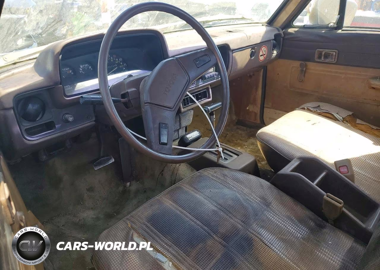 1982 Toyota Pickup - Cab Chassis 1-2 Ton Dlx VIN:JT4RN44D3C0076166 - 8