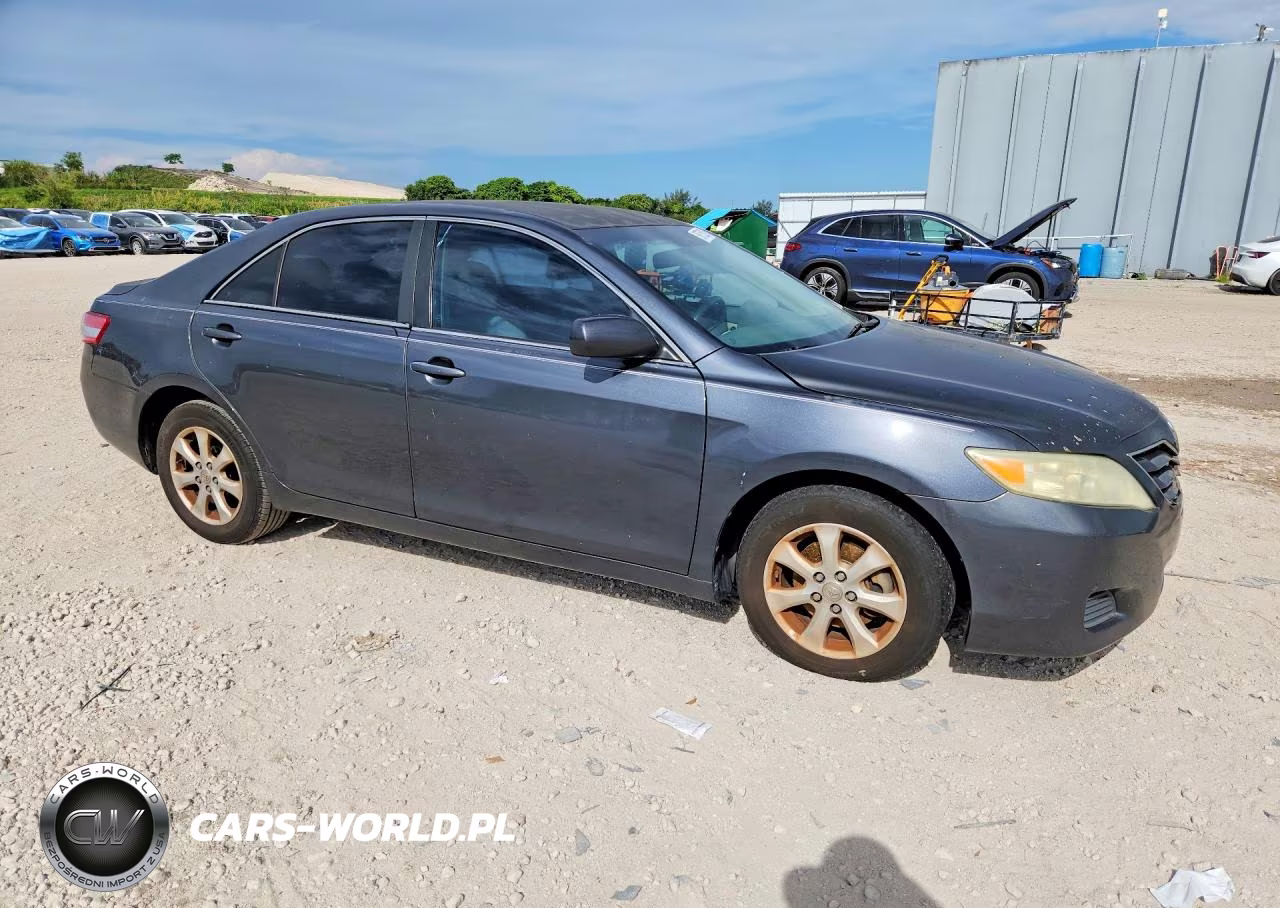 2011 Toyota Camry Le VIN:4T1BF3EK0BU133075 - 4