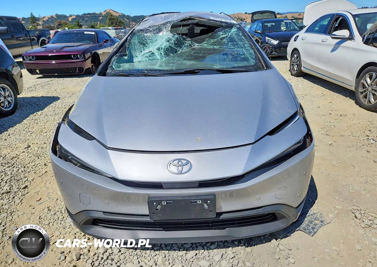 2025 Toyota Prius Le VIN:JTDACAAU5S3058397 - 5