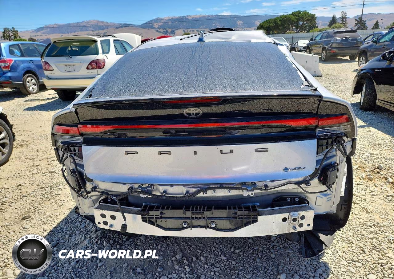 2025 Toyota Prius Le VIN:JTDACAAU5S3058397 - 6