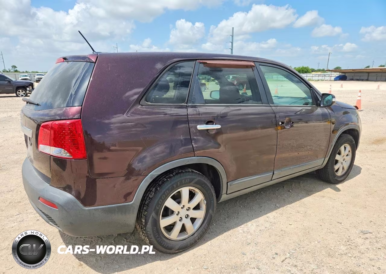 2012 Kia Sorento Lx VIN:5XYKT3A16CG202753 - 3