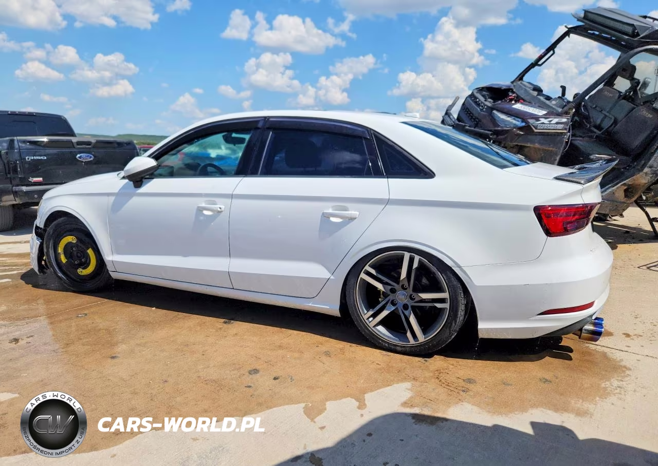 2018 Audi A3 Premium VIN:WAUAUGFF0J1031237 - 2