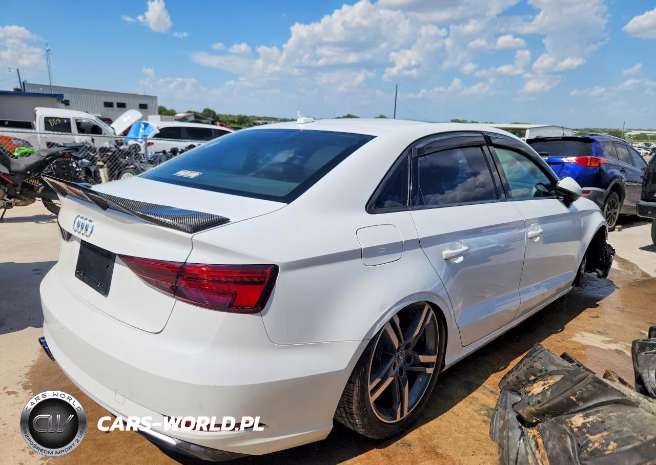 2018 Audi A3 Premium VIN:WAUAUGFF0J1031237 - 3